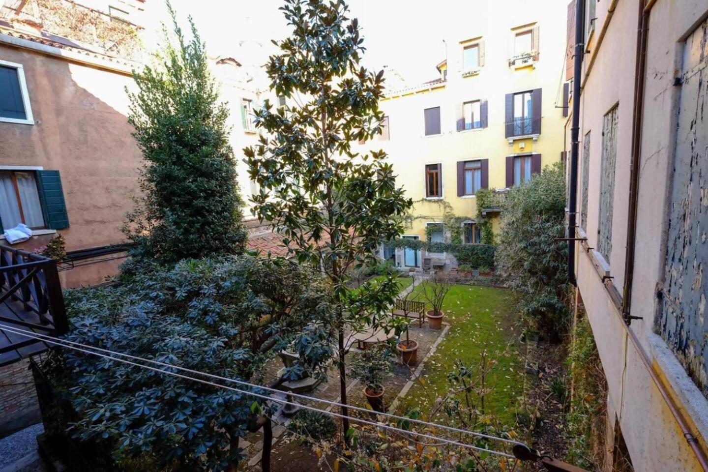 Rio Ca Foscari A San Pantalon Apartment เวนิส ภายนอก รูปภาพ